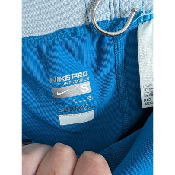 Nike Pro Womens Sz S compression Capri Length Leggings Bright Blue - Picture 3 of 4